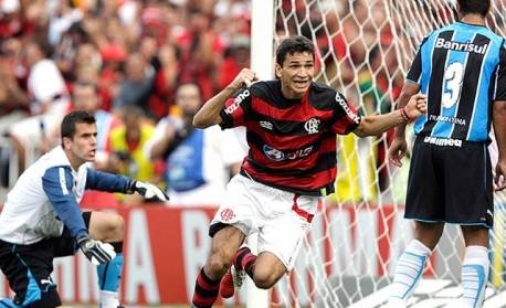 Ronaldo Angelim se empolga com liderança do Flamengo no Brasileirão: 'Vamos fazer 150 pontos'