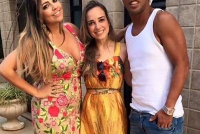 Priscilla (&agrave; esquerda) acusou Ronaldinho de agress&atilde;o