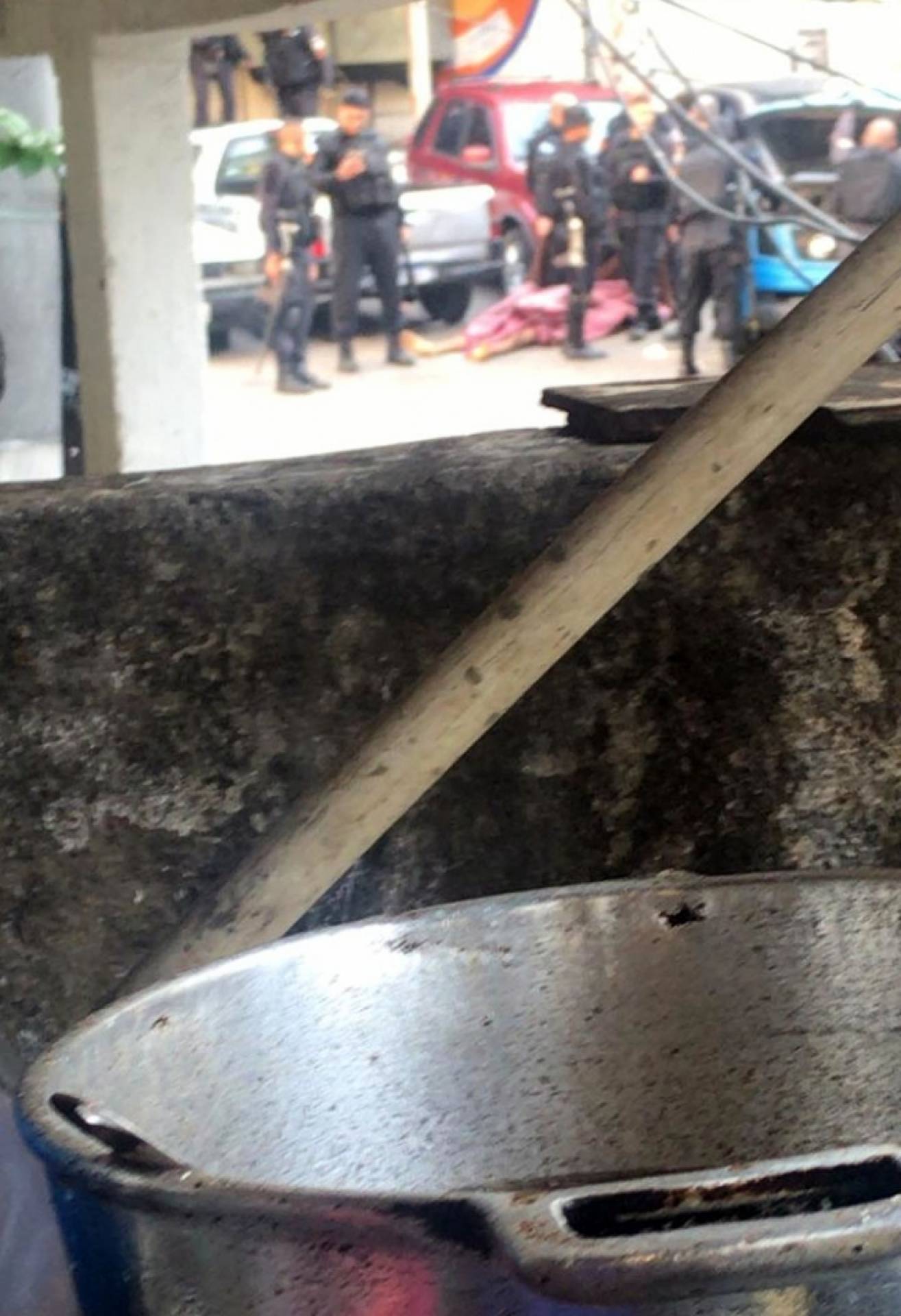 Operação começou nas primeiras horas desta sexta-feira