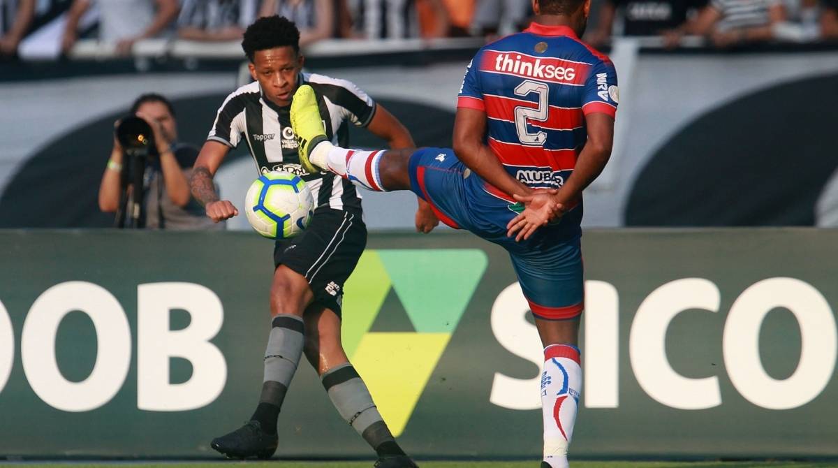 Gustavo Bochecha. Botafogo x Fortaleza pelo Campeonato Brasileiro no Estadio Nilton Santos. 05 de Maio de 2018, Rio de Janeiro, RJ, Brasil. Foto: Vitor Silva/Botafogo..Imagem protegida pela Lei do Direito Autoral Nº 9.610, DE 19 DE FEVEREIRO DE 1998. . - VITOR SILVA/BOTAFOGO