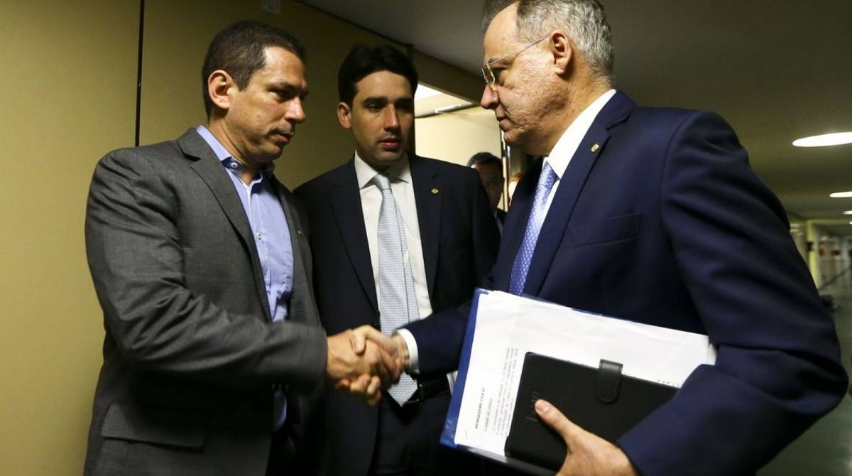 O presidente da ComissÃ£o Especial da Reforma da PrevidÃªncia, deputado Marcelo Ramos, o vice, deputado Silvio Costa Filho, e o relator, deputado Samuel Moreira, apÃ³s reuniÃ£o para definir o calendÃ¡rio para os trabalhos da comissÃ£o. - Marcelo Camargo/  AgÃªncia Brasil
