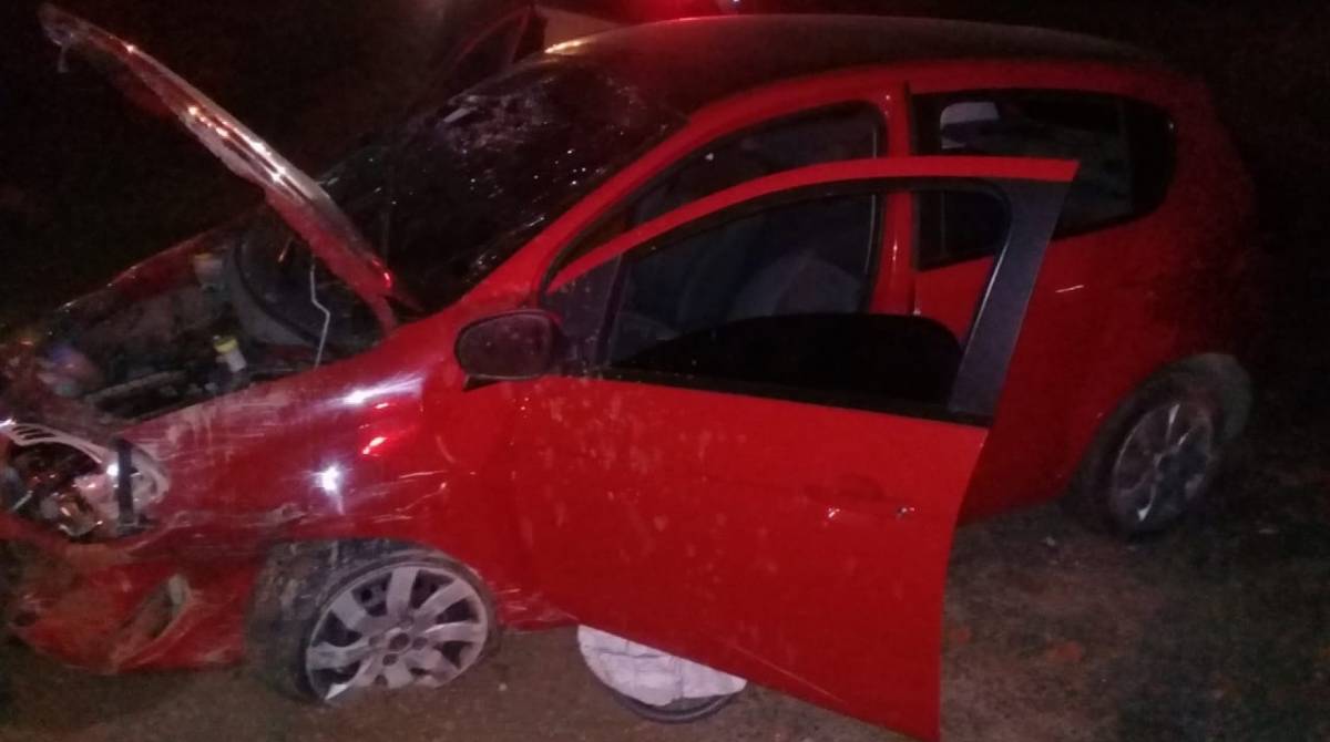 Carro utilizado pelos criminosos na a&ccedil;&atilde;o - Reprodução / Internet