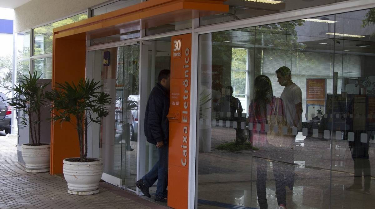 Banco que infringir a regra receberá penalidades administrativas e pode ser multado - Marcos Santos/USP Imagens