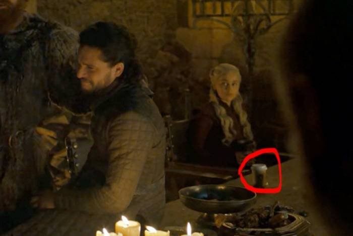 Copo vaza em cena de 'Game of Thrones' e viraliza nas redes sociais