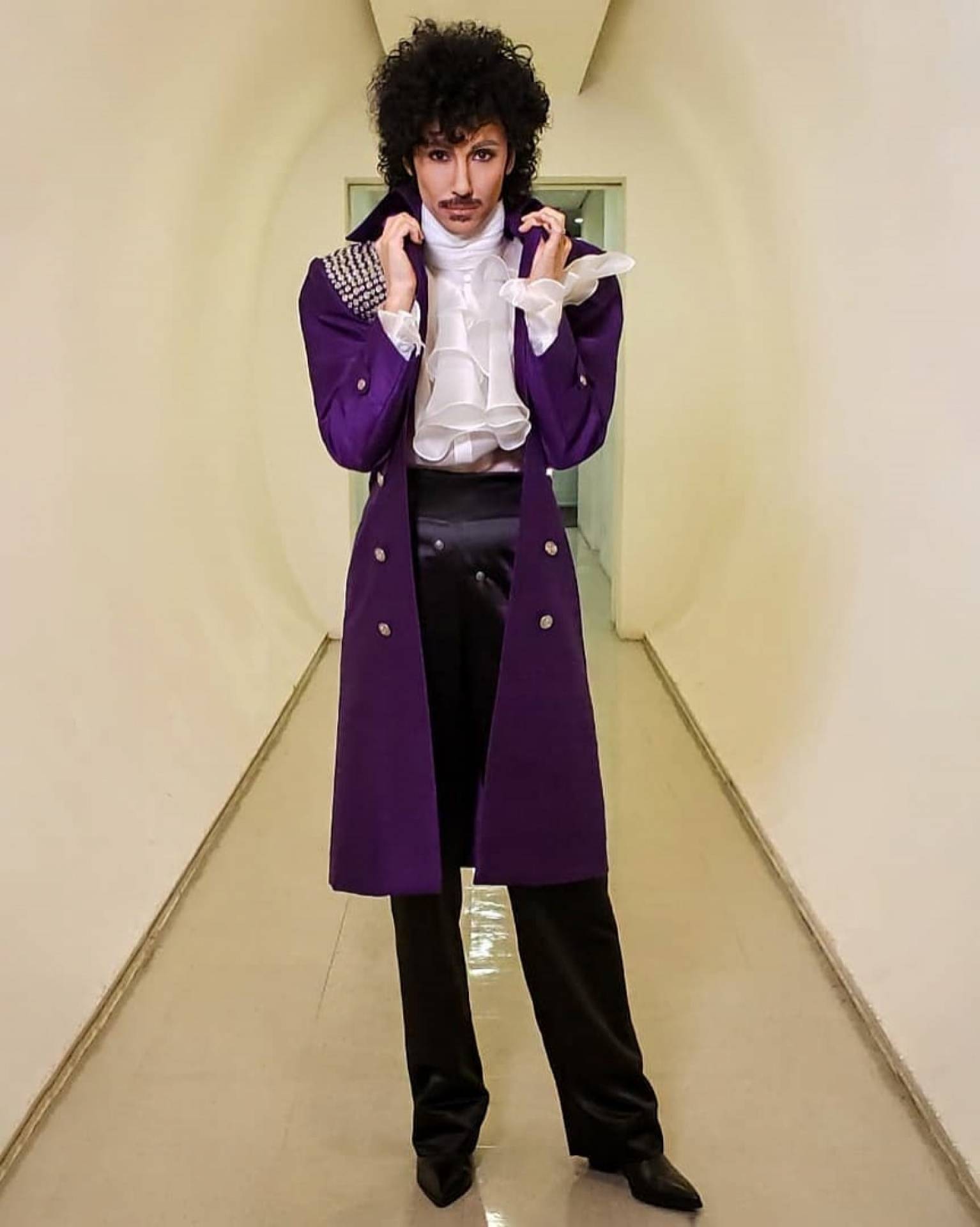 Mel Fronckowiak caracterizada como Prince