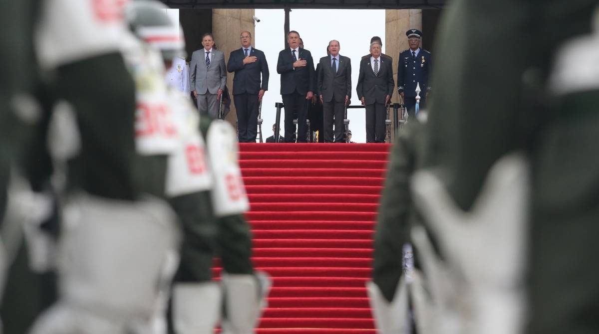 Jair Bolsonaro participou de cerim&ocirc;nia em homenagem &agrave; vit&oacute;ria dos aliados na 2&ordf; Guerra Mundial, no Monumento dos Pracinhas. O governador Wilson Witzel e o prefeito Marcelo Crivella tamb&eacute;m estavam presentes. - Foto: Daniel Castelo Branco / Ag&ecirc;ncia O Dia
