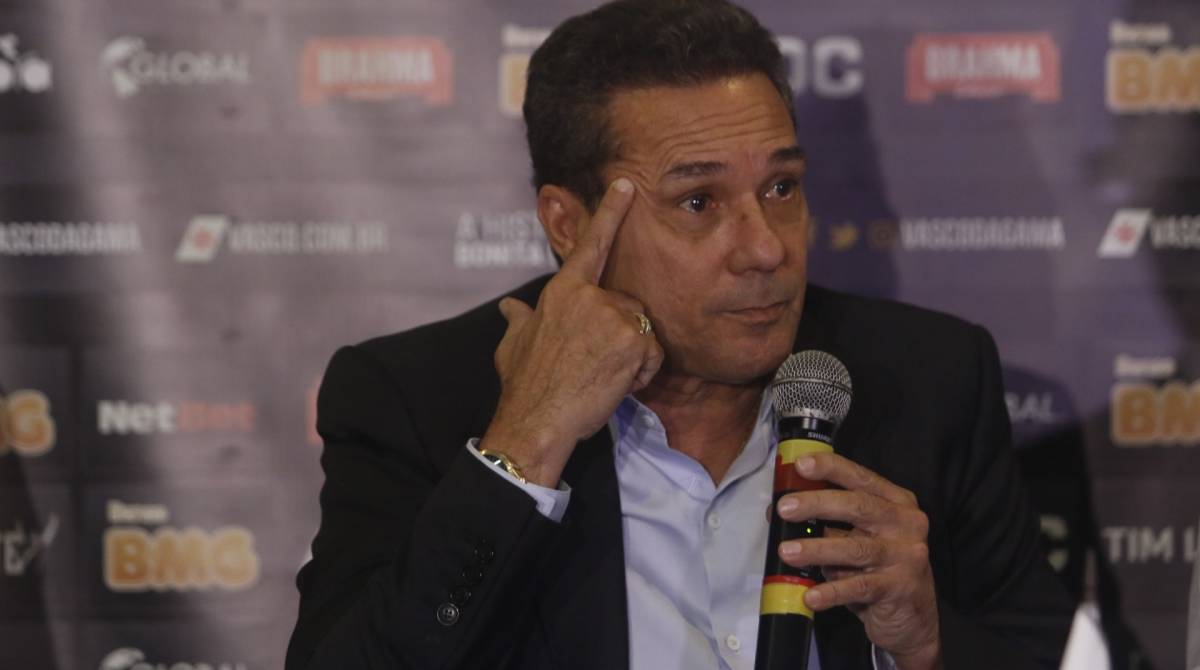 Luxemburgo come&ccedil;ou para valer o trabalho &agrave; frente do Vasco - Reginaldo Pimenta / Agencia O Dia