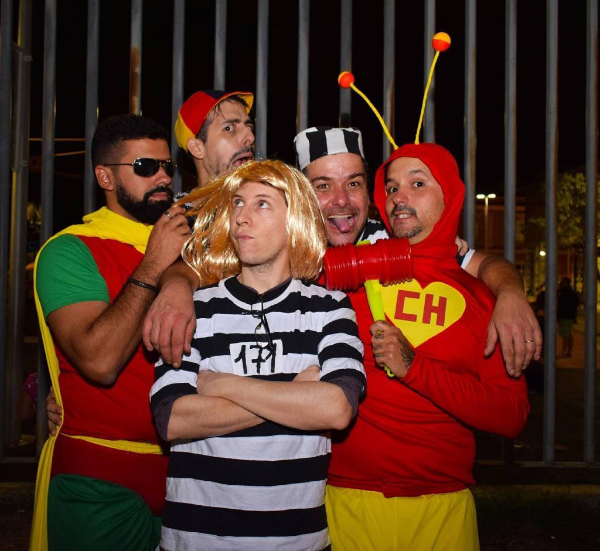 Entre as apresentações, homenagem ao grupo Mamonas Assassinas - fotos divulgação