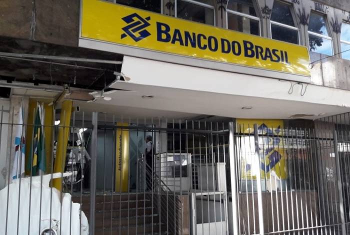 Bandidos explodiram o Banco do Brasil na Praça da Bandeira