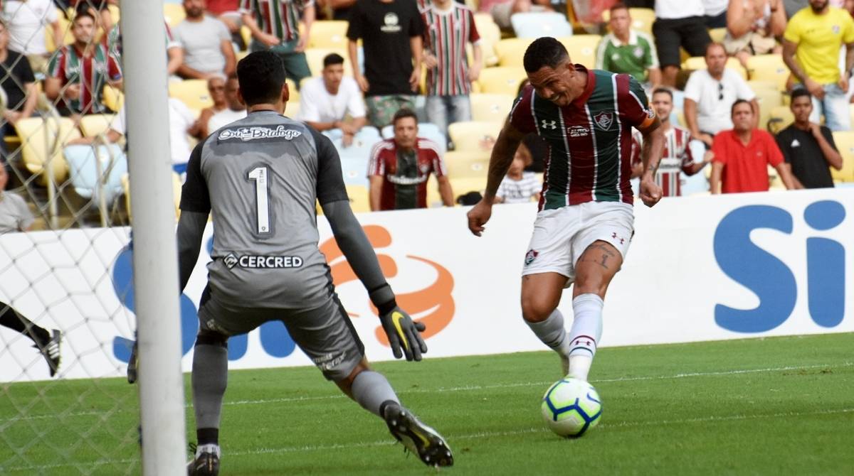 Luciano para em Gatito e perde uma das melhores chances de gol do Flu - Mailson Santana/Fluminense FC