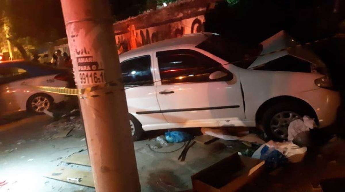 M&aacute;rcio perdeu a dire&ccedil;&atilde;o do carro e bateu ap&oacute;s ser baleado na nuca. Ele morreu na hora