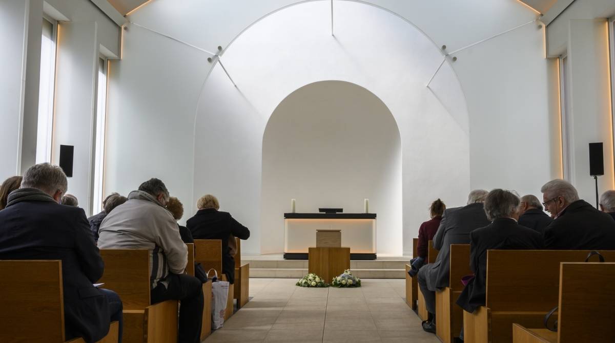 Cerimônia é uma iniciativa do grande hospital da capital alemã, Charité, após três anos de pesquisas - John MACDOUGALL / AFP