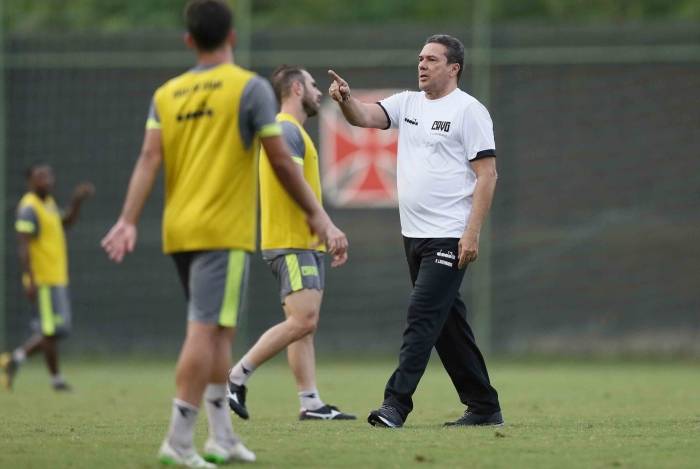 Luxemburgo dÃ¡ orientaÃ§Ãµes: duelo de estreia com o penÃºltimo na tabela