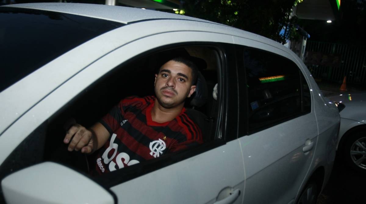 RegulamentaÃ§Ã£o do UBER. Na foto: Lucas da Silva, 24 anos. - Estefan Radovicz / Agencia O Dia