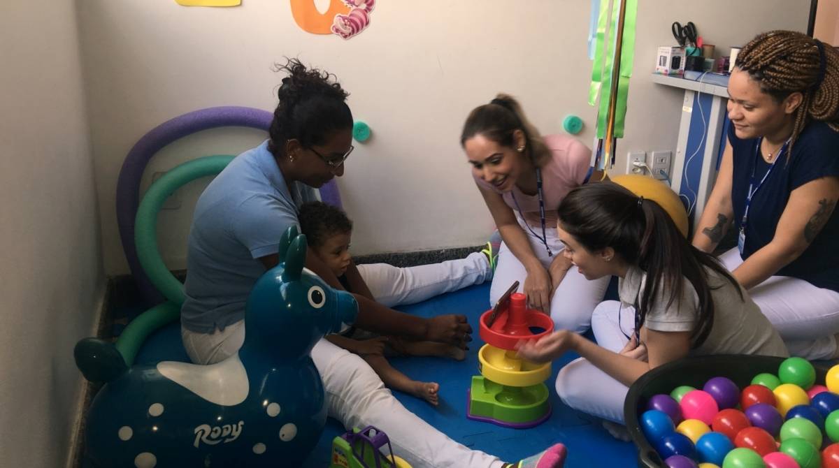 O projeto desenvolvido em Duque de Caxias e é voltado para bebês de 0 a três anos de idade