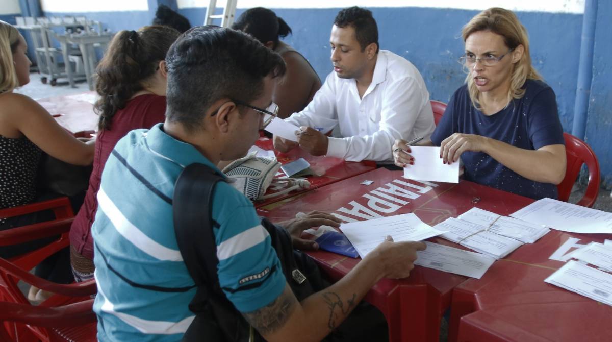 Rio de Janeiro - RJ  - 16/05/2019 - Desemprego -  Fila de emprego Arranco de Engenho de Dentro, na Rua Adolfo Bergamine, no Engenho de Dentro, zona norte do Rio -  Foto Reginaldo Pimenta / Agencia O Dia - Reginaldo Pimenta / Agencia O Dia