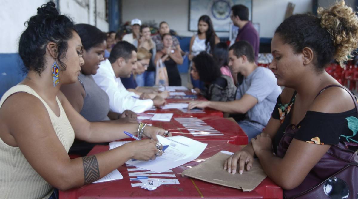 No geral, a escolaridade exigida é a de Ensino Médio completo - Reginaldo Pimenta