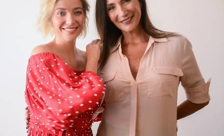 Zizi Possi fala sobre relação com Luiza Possi e mudanças após conversão da filha