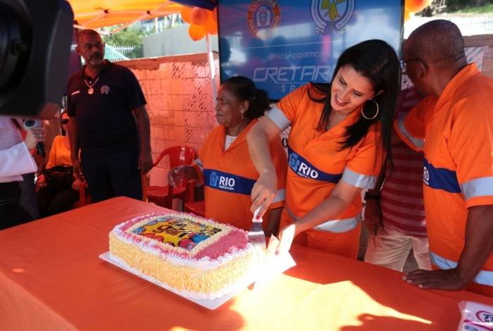 Evento comemorou o Dia do Gari