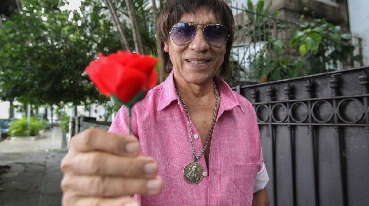 Rio de Janeiro (RJ), 17/05/2019, SOSIAS DE ARTISTAS - Carlos Evanney, sosia do cantor Roberto Carlos, Urca, zona sul do Rio de Janeiro.Foto: Armando Paiva / Agência O Dia Sosias, Roberto Carlos, Rio de Janeiro