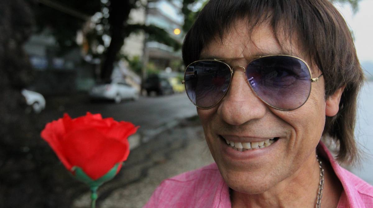 Rio de Janeiro (RJ), 17/05/2019, SOSIAS DE ARTISTAS - Carlos Evanney, sosia do cantor Roberto Carlos, Urca, zona sul do Rio de Janeiro.Foto: Armando Paiva / Agência O Dia Sosias, Roberto Carlos, Rio de Janeiro