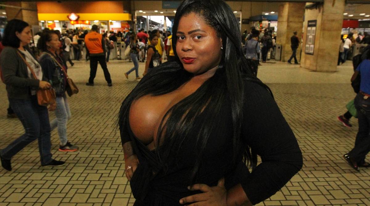 Rio de Janeiro (RJ), 17/05/2019, SOSIAS DE ARTISTAS - Joyce Cipriano, sosia da cantora Jojo Todynho, Urca, zona sul do Rio de Janeiro.Foto: Armando Paiva / AgÃªncia O Dia Sosias, Jojo Todynho, Rio de Janeiro