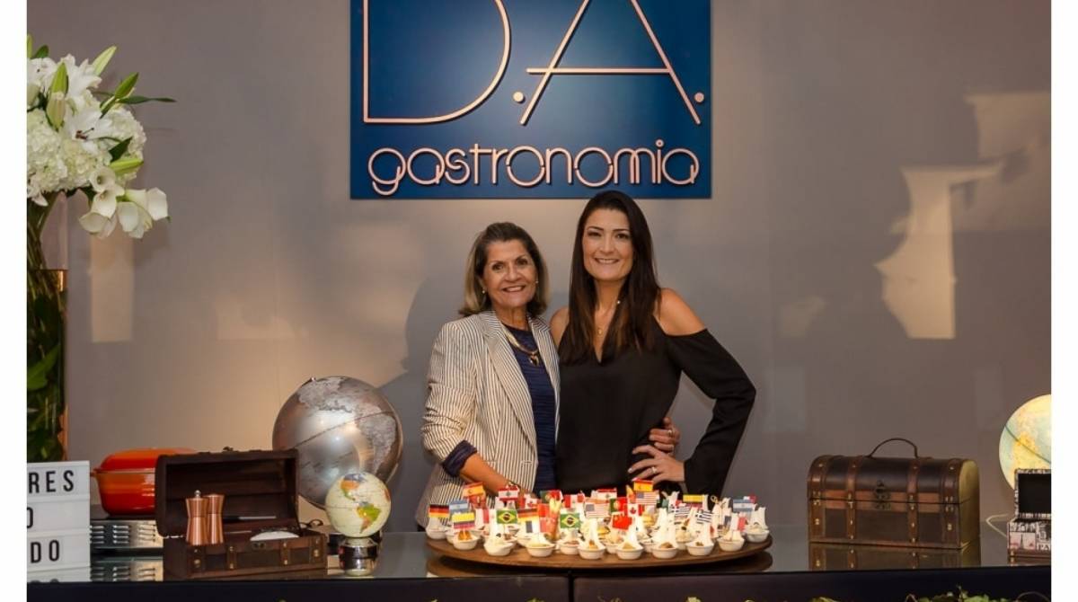 Monique e Dóris Abrantes, mãe e filha, sócias de bufê - Divulgação
