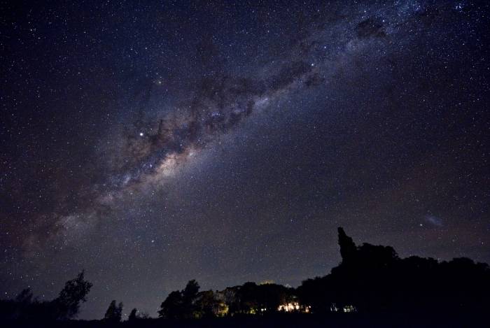 Terra sofre continuamente o bombardeio de uma invisÃ­vel e misteriosa luz