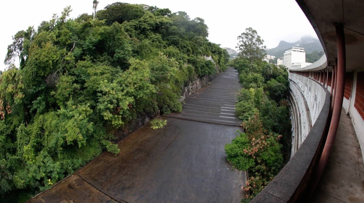 Rio, 18/05/2019, Tunel Acustico, na foto Vista do teto do tunel feita do Minhocao. Foto de Gilvan de Souza / Agencia O Dia