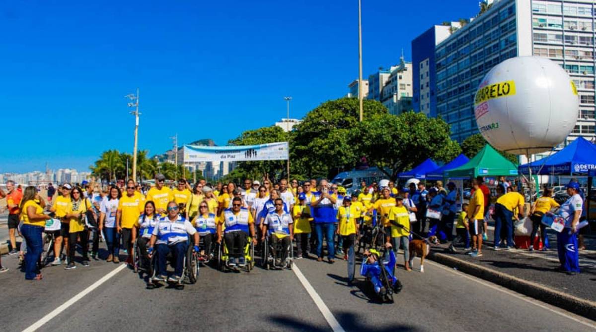 Caminhada pela Paz no Trânsito marca o Maio Amarelo