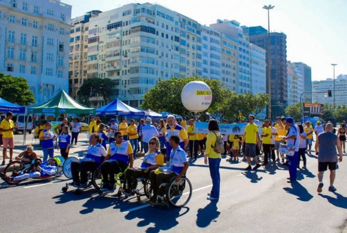 Caminhada pela Paz no TrÃ¢nsito marca o Maio Amarelo