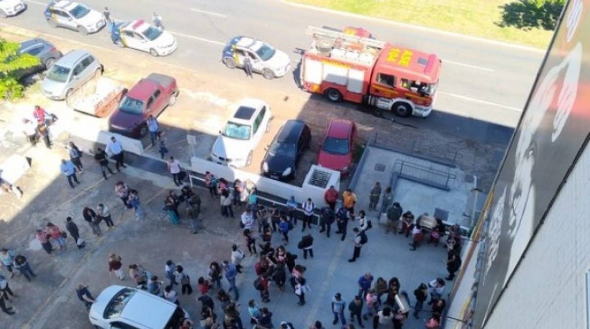 Secretaria de Educação do DF foi evacuada nesta segunda-feira, após caso de feminicídio contra servidora - Reprodução/Twitter