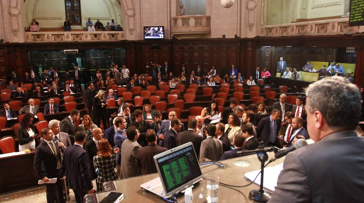 Deputados v&atilde;o analisar novamente o projeto na pr&oacute;xima semana - Thiago Lontra / Alerj