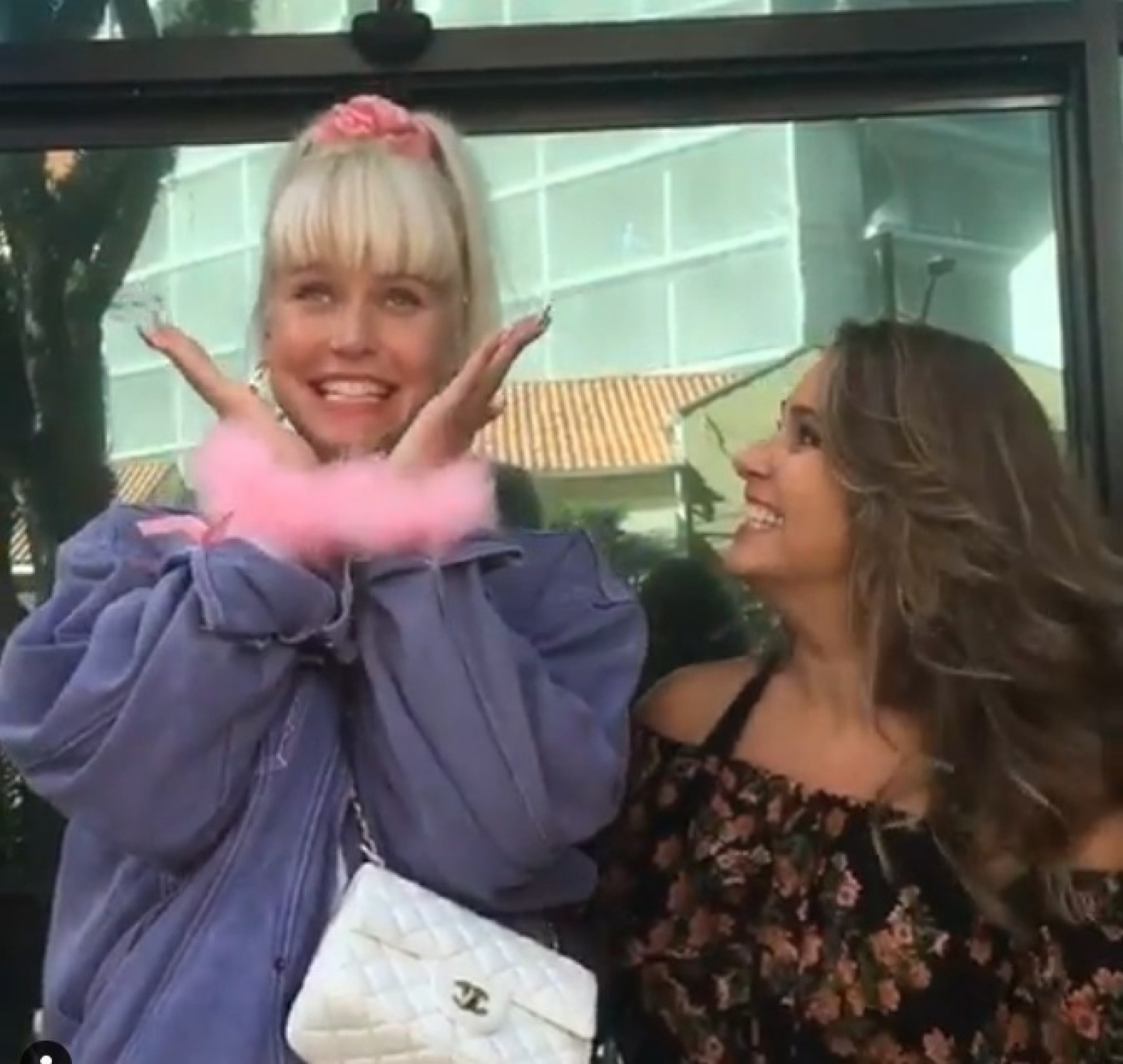 Cécile Loreen com Andréa Sorvetão - Reprodução