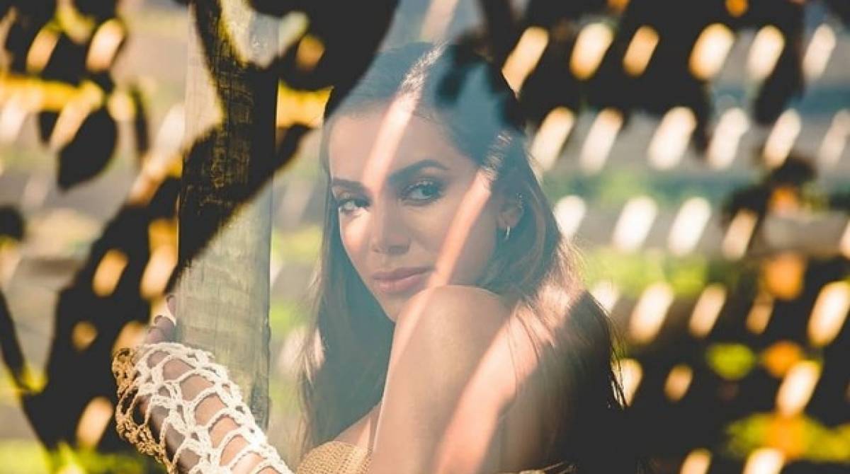 Anitta posta foto dos bastidores de gravação do clipe da música \'Tu y Yo\'