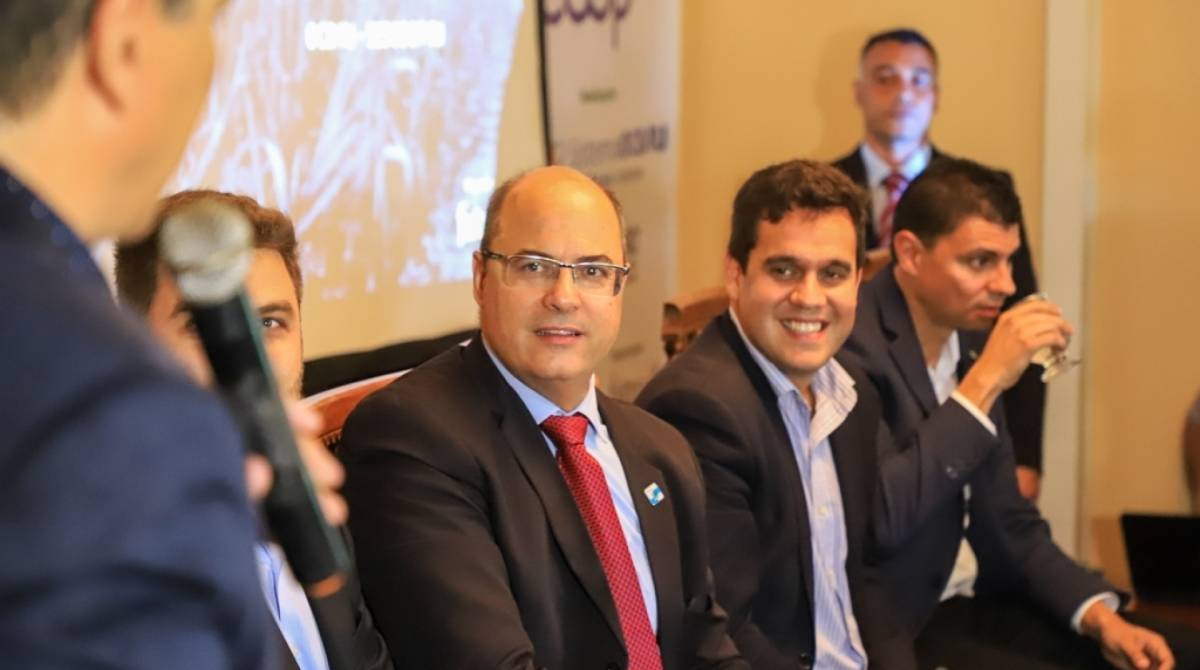 O governador do Rio, Wilson Witzel (ao centro), ao lado do prefeito de Campos, Rafael Diniz, durante evento na cidade em 2019 - O governador Wilson Witzel (ao centro) e o prefeito de Campos, Rafael Diniz, abriram a feira RioAgro, e abordaram formas de estimular a produ&ccedil;&atilde;o agr&iacute;cola do Norte Fluminense