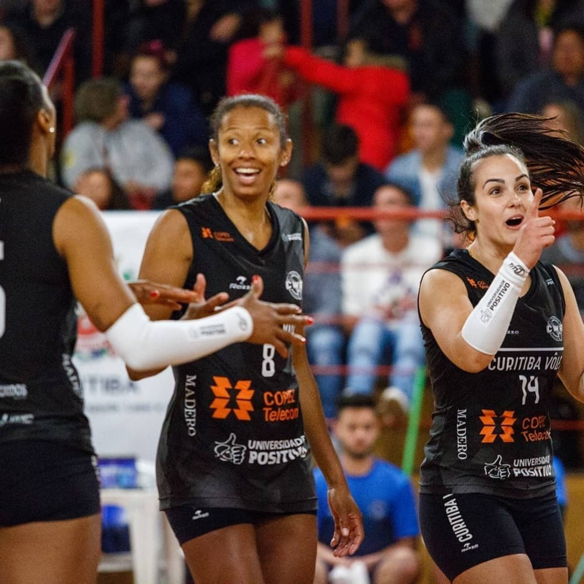 A central Valeskinha (C) espera atuar por mais três temporadas - REPRODUÇÃO/INSTAGRAM