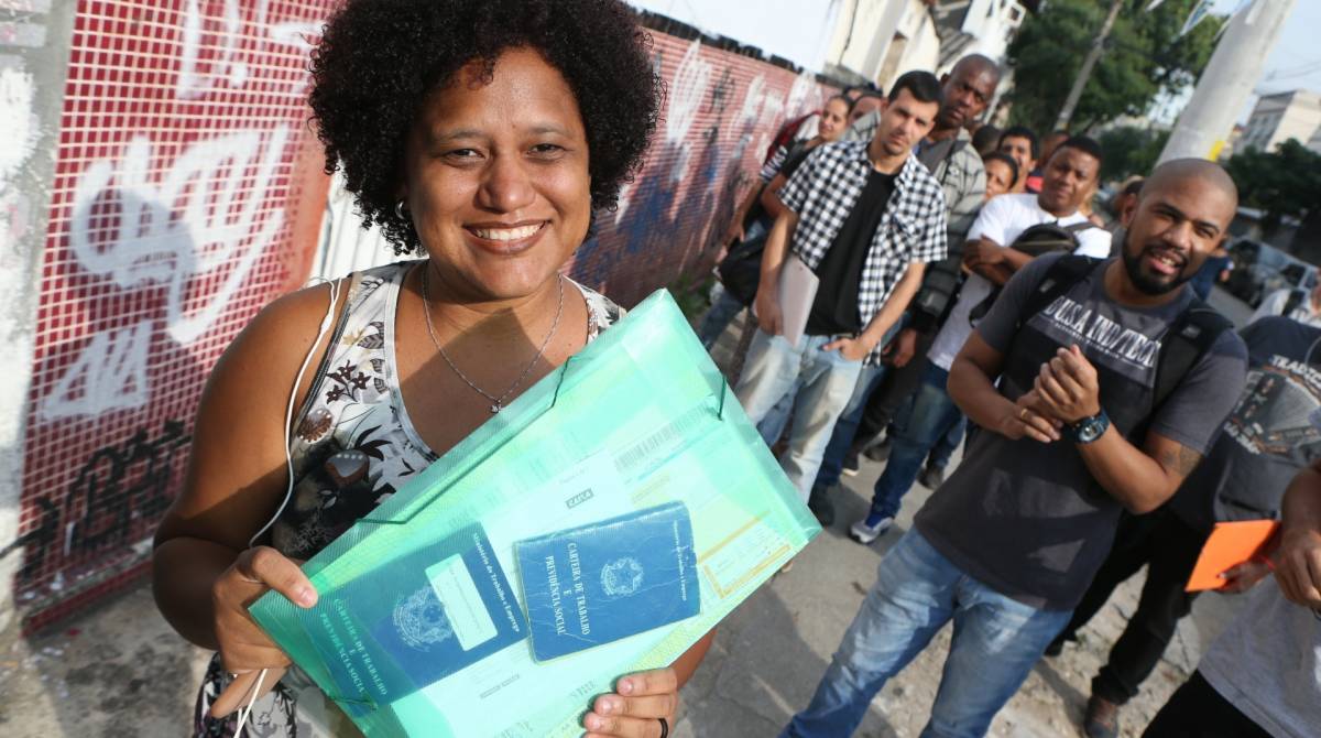 FEIR&Atilde;O DE EMPREGO - Sinttel - Daniel Castelo Branco / Ag&ecirc;ncia O Dia