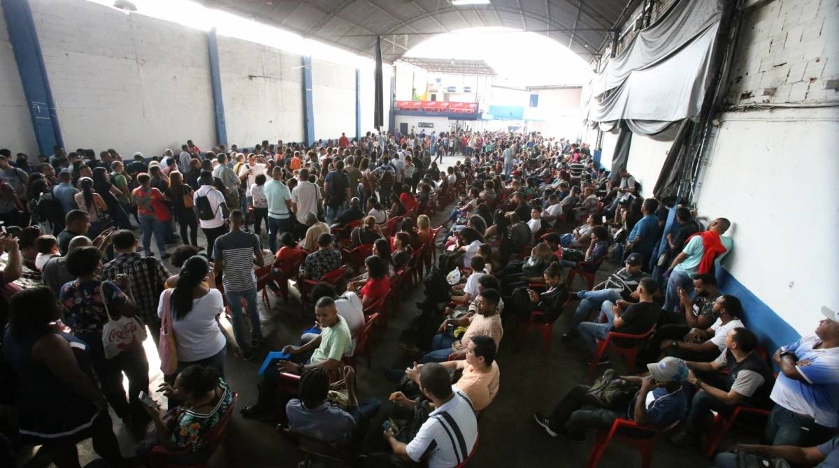 Uma das chances é o feirão da Comunidade Católica, com 845 vagas  - Daniel Castelo Branco / Agência O Dia