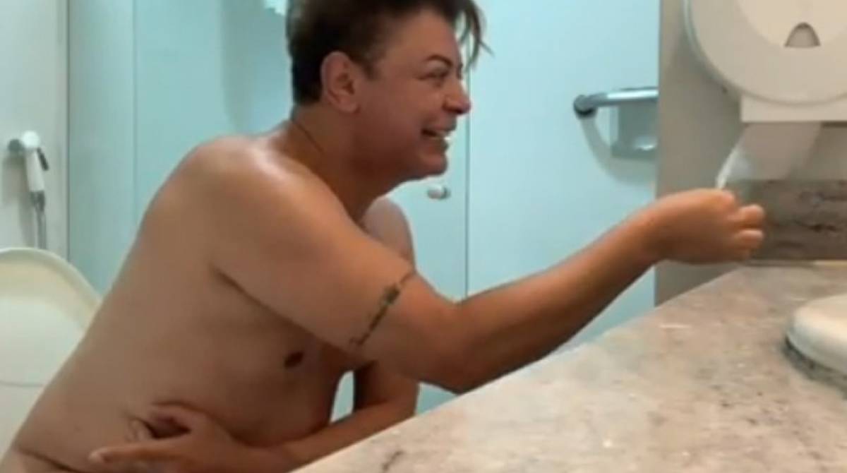 David Brazil posta v&iacute;deo pelad&atilde;o no vaso sanit&aacute;rio