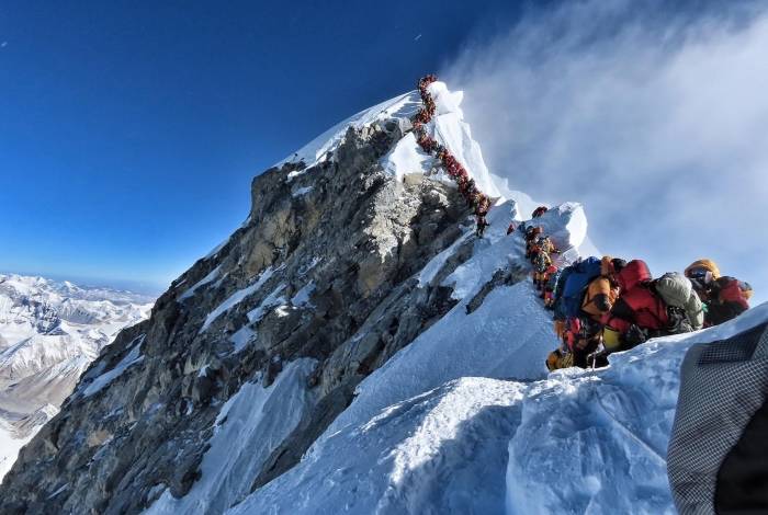 Superlotação no Everest causou quatro mortes