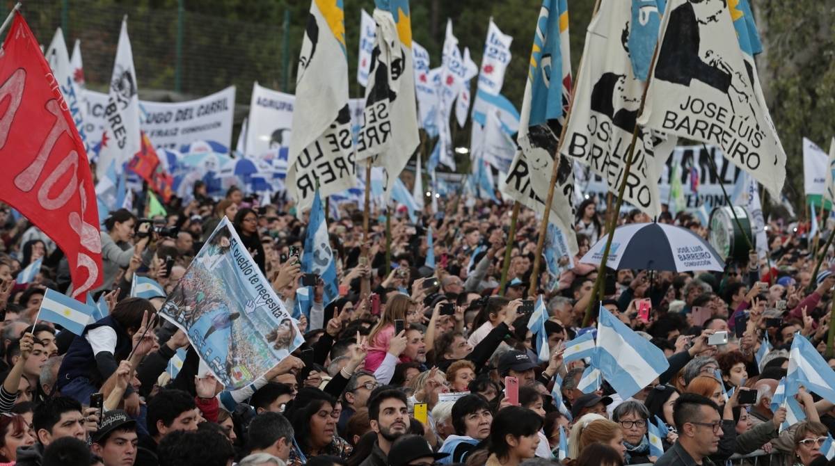 Comício foi feito com a presença de milhares de argentinos