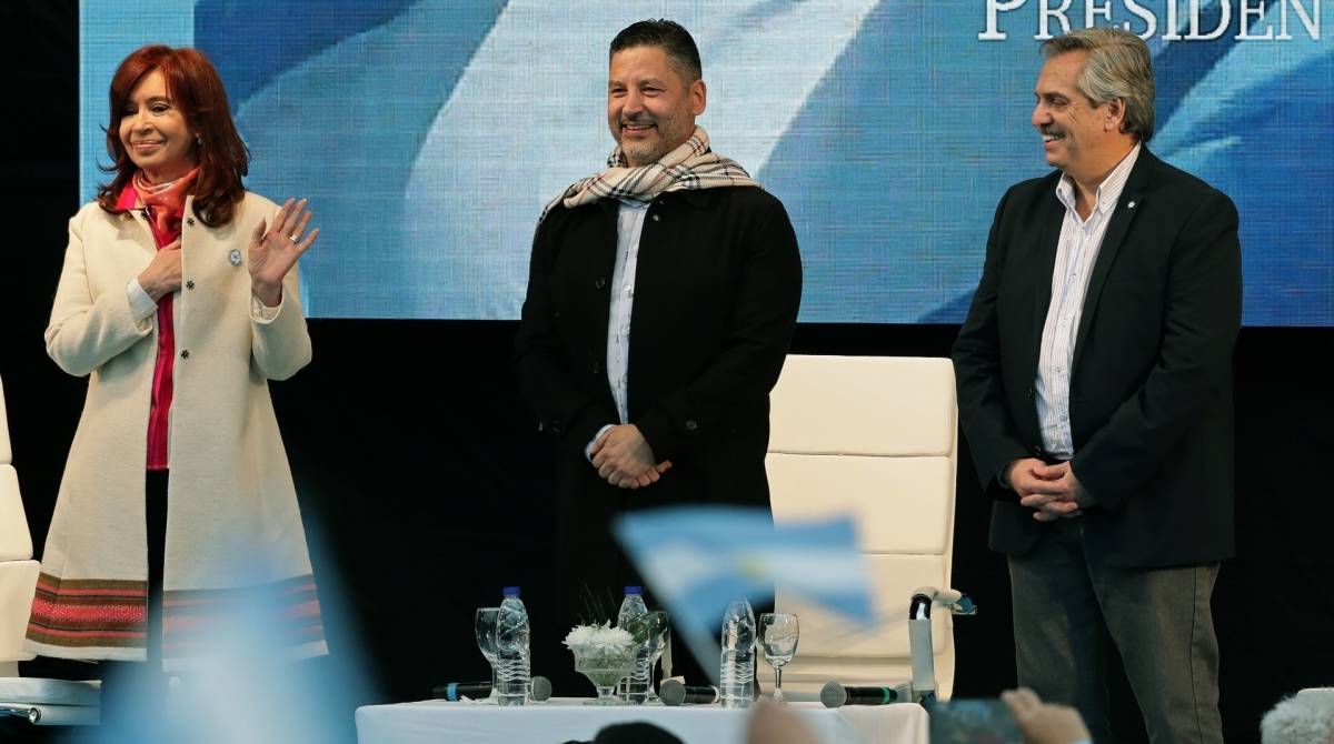 Cristina Kirchner e Alberto Fernandez, com a mediação de Merlo Gustavo Menendez - AFP