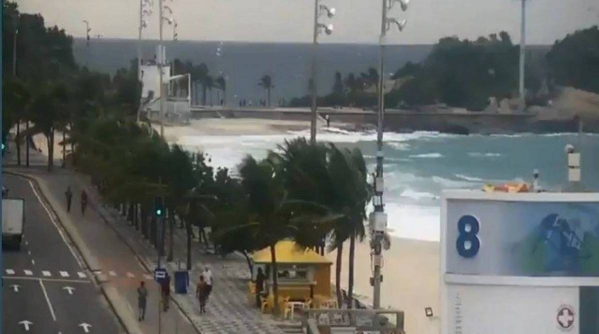 Ventania atinge Zona Sul do Rio na manhã deste sábado - Centro de Operações Rio / COR