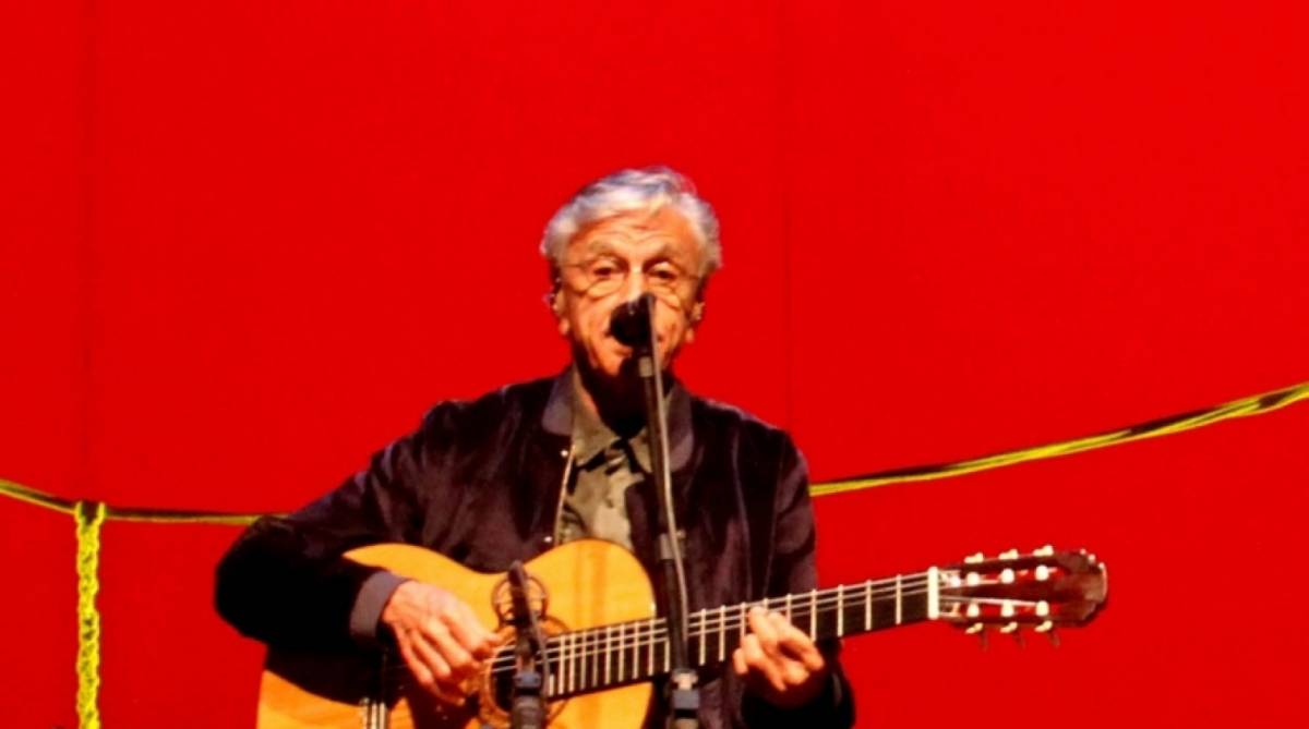 26/05/2019 - AG&Ecirc;NCIA DE NOT&Iacute;CIAS/PARCEIRO - O cantor Caetano Veloso e seus filhos realizam show no Vivo Rio, no Aterro Flamengo, Zona Sul do Rio, na noite deste s&aacute;bado (25). Foto: Onofre Veras/Parceiro/Ag&ecirc;ncia O Dia