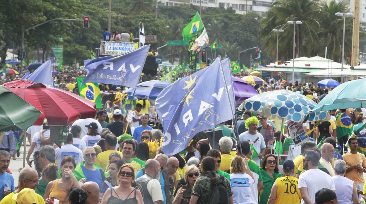 Manifestações em apoio ao governo Bolsonaro acontecem em todo Brasil Atos defendem propostas como pacote anticrime e reformas da Previdência e ministerial.