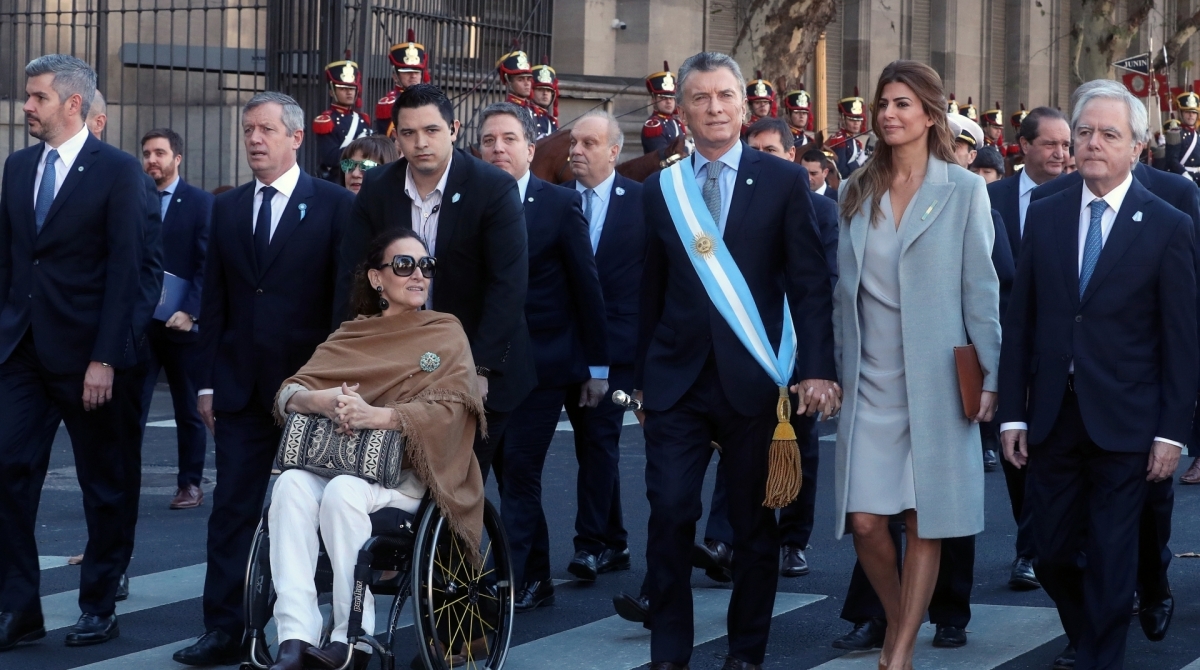 Presidente argentino Mauricio Macri, sua esposa, Juliana Awada, a vice-presidente Gabriela Michetti e membros do gabinete