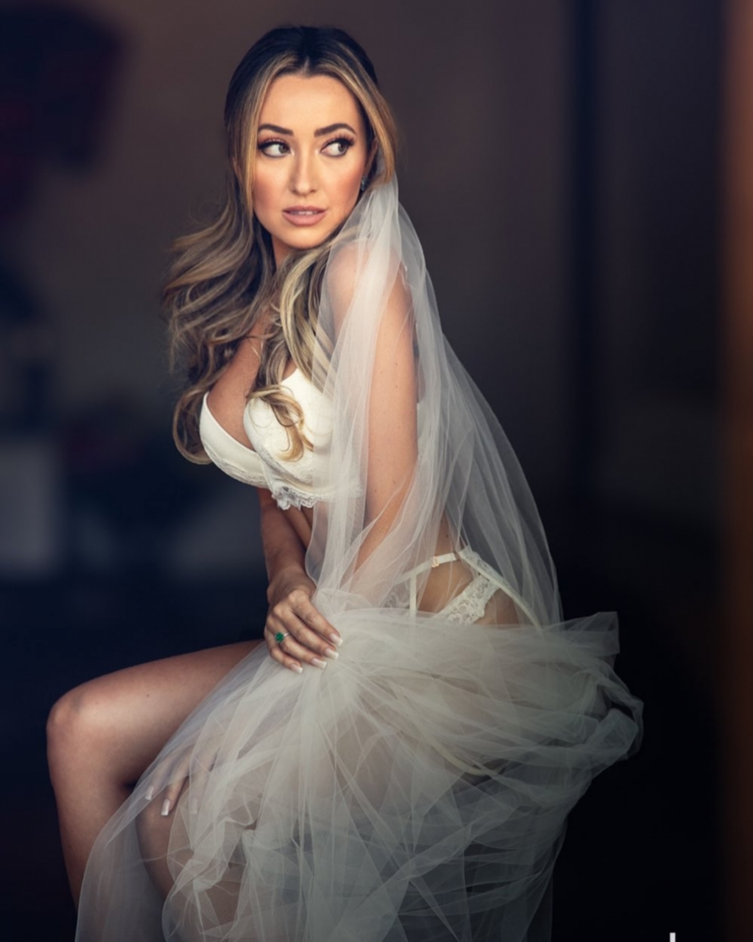 Heloísa Wolf, nora de Bolsonaro, posa sensual antes do casamento com Eduardo Bolsonaro - Reprodução Internet / Davi Nascimento