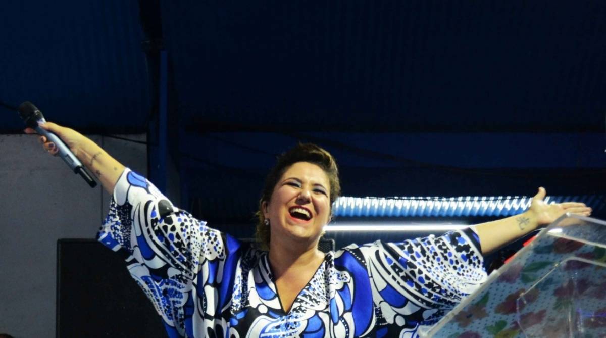 A cantora Maria Rita canta seus maiores sucessos de carreira em show