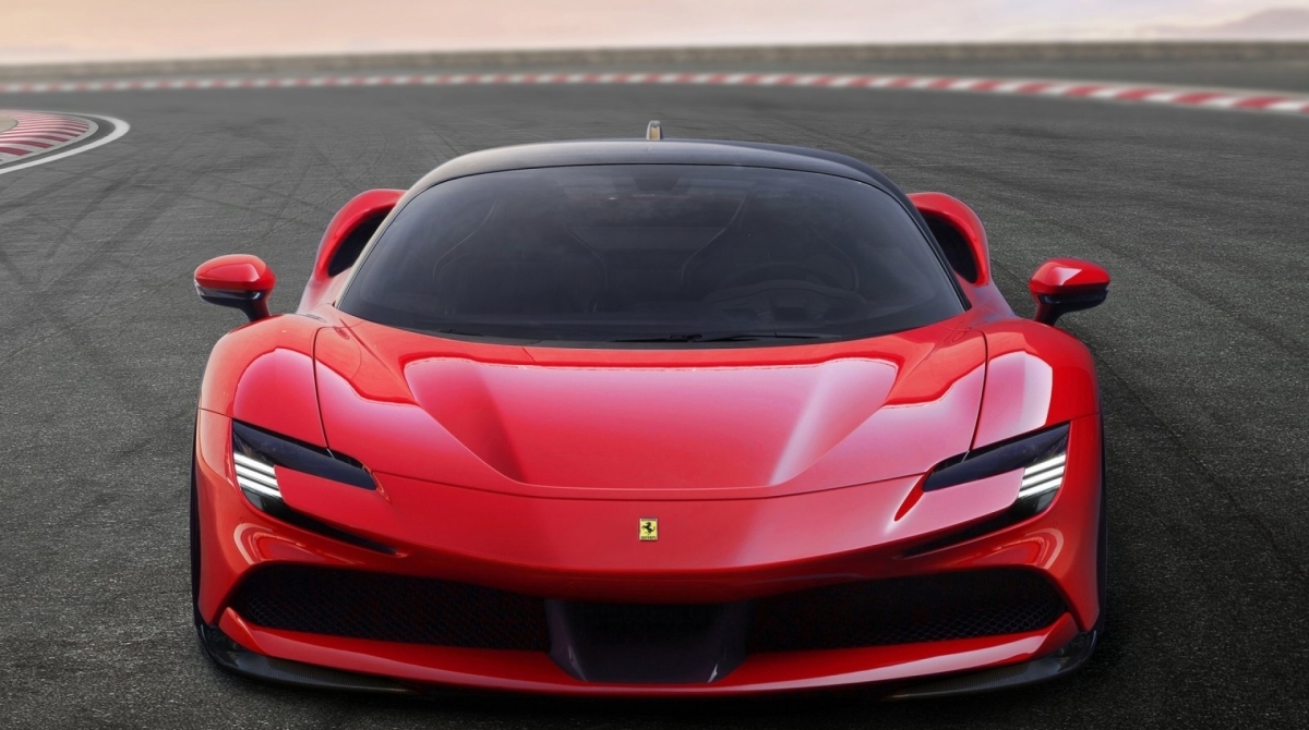 A nova Stradale híbrida deve custar entre 600 e 700 mil euros, cerca de R$ 2.7 milhões